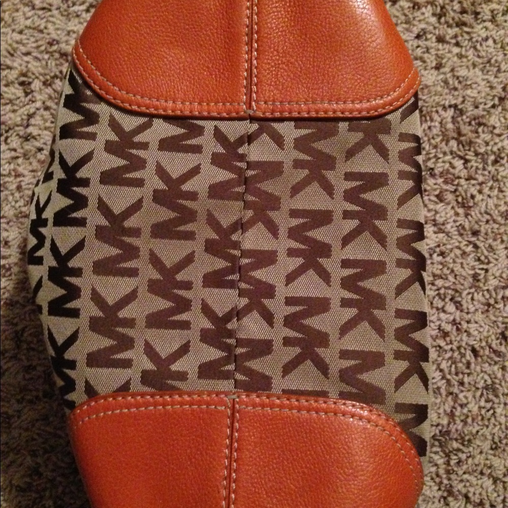 Michael Kors purse - Picture 3 of 4